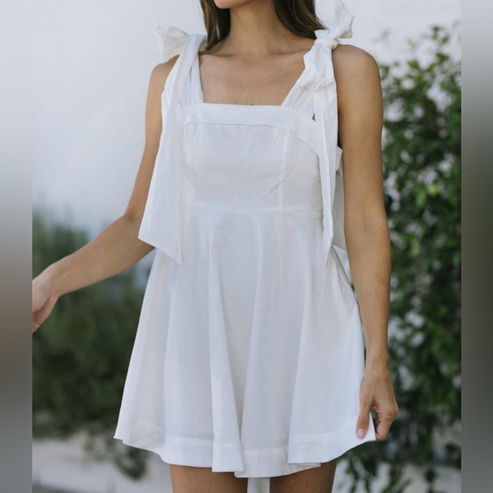 White‎ Tie Shoulder Mini Dress Women’s Size Medium